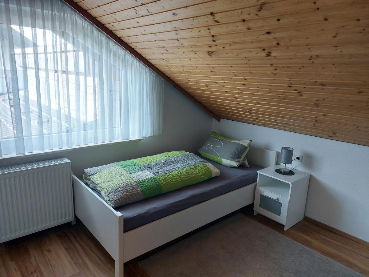 Moderne Ferienwohnung - Neu Renoviert - Ruhige Lage Waldachtal Kültér fotó